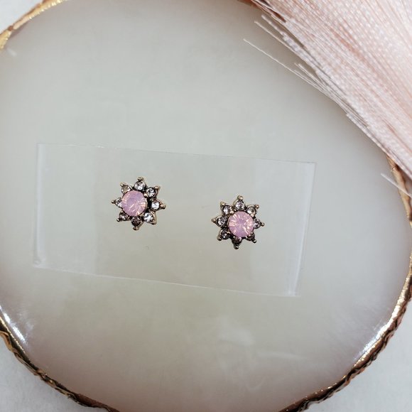 🤑 BUNDLE TO SAVE 🤑 Torrid Pink & White Crystal Star Stud Earrings - Picture 1 of 5